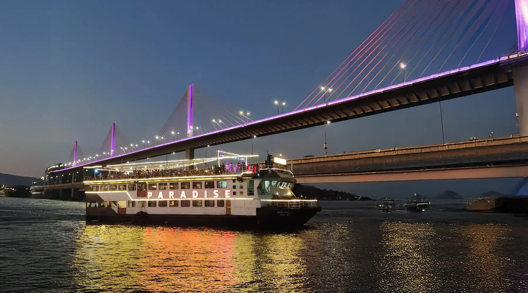 Family Dinner Cruise with Kids Entertainment